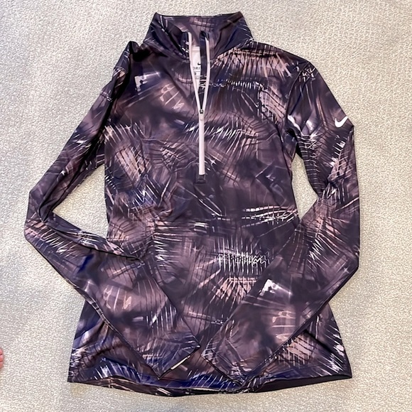 Nike Tops - Nike Dri-Fit Top